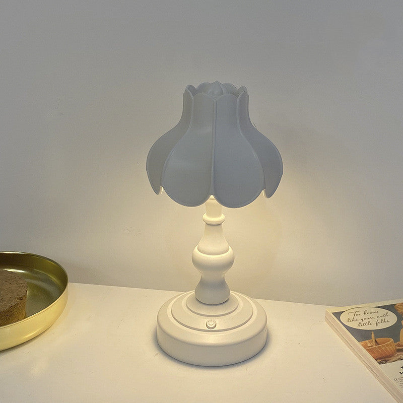 European Lotus Usb Charging Night Light Nostalgic Mediterranean Bedroom Bedside Lamp Mini Contracted Led Desk Lamp Decoration