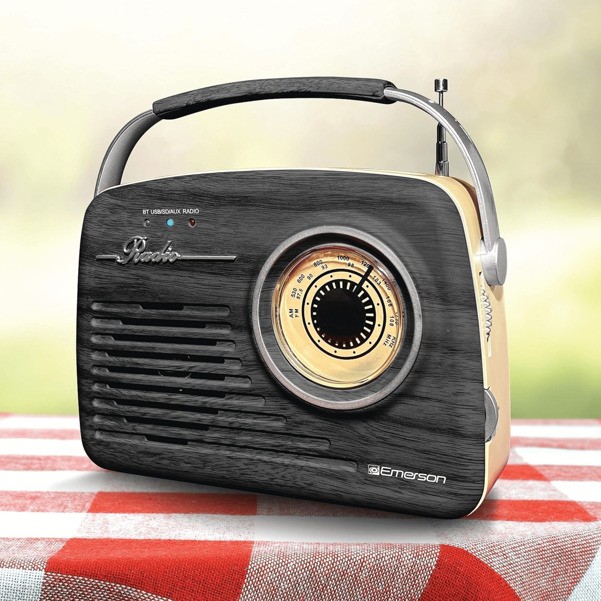 Emerson Portable Retro Radio with Built-In Rechargeable Battery and Memory Set