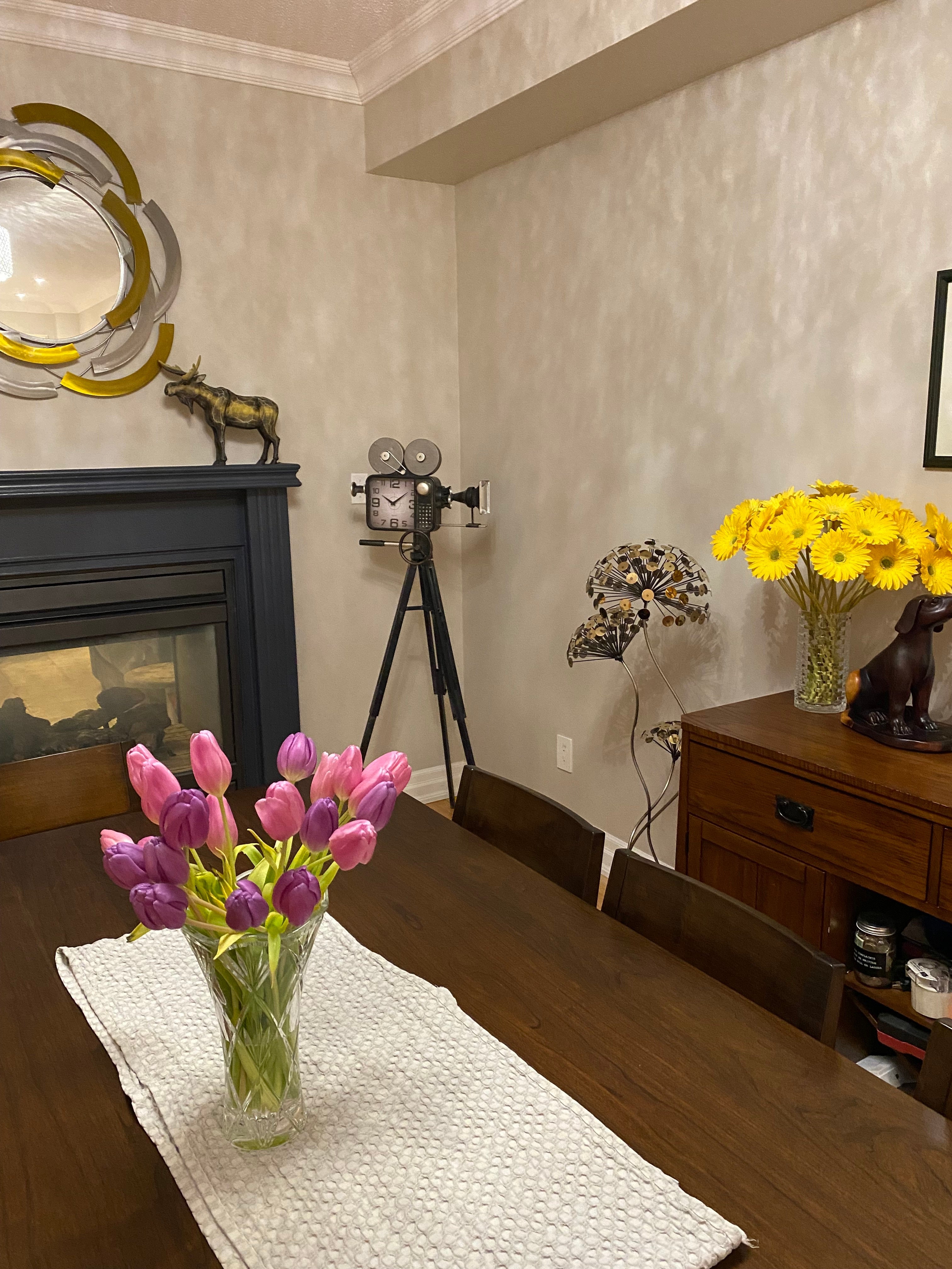 Vintage Movie Camera Miniature Ornamental Novelty Collectors Clock by Peterson Housewares & Artwares