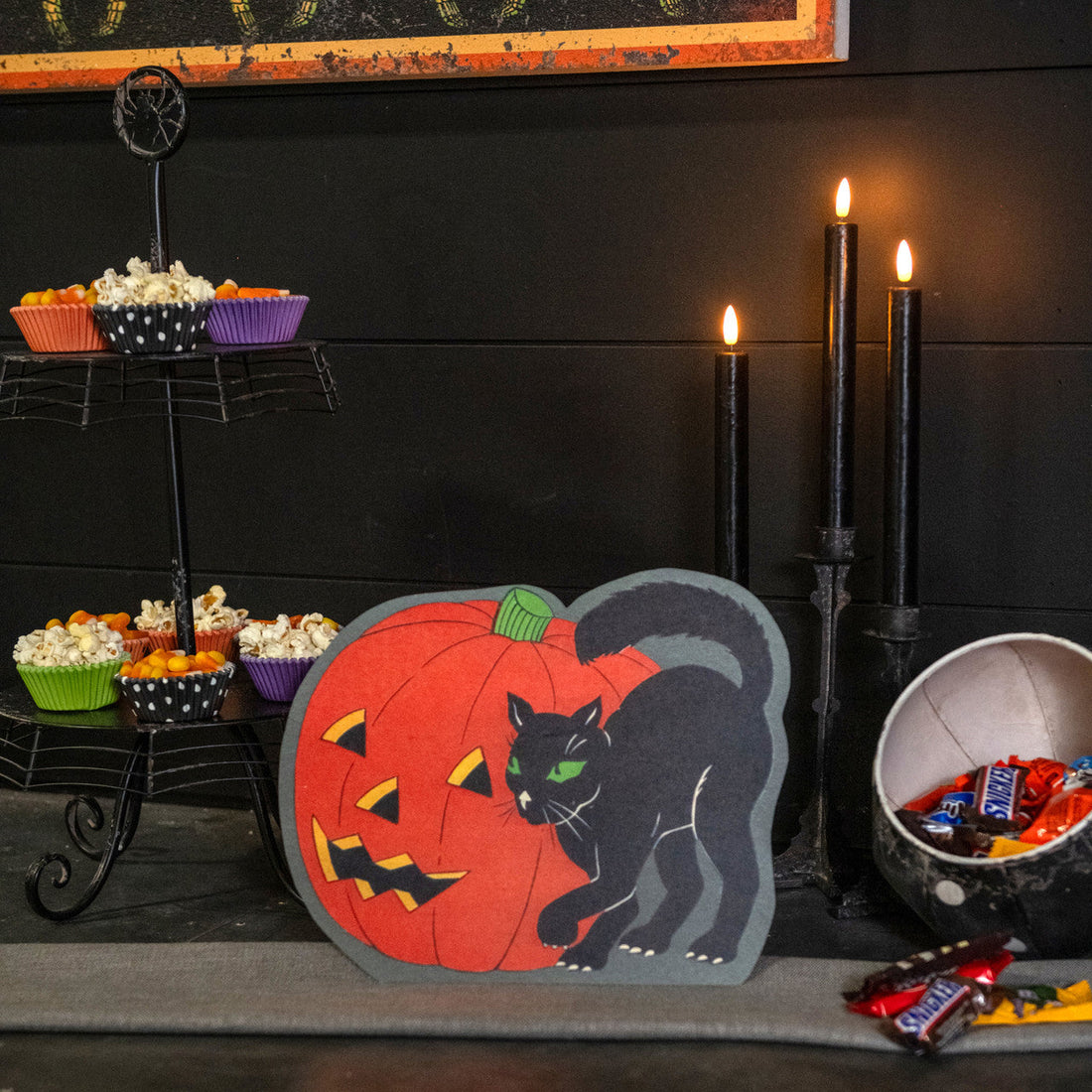 Retro Cat and Pumpkin Halloween Sign