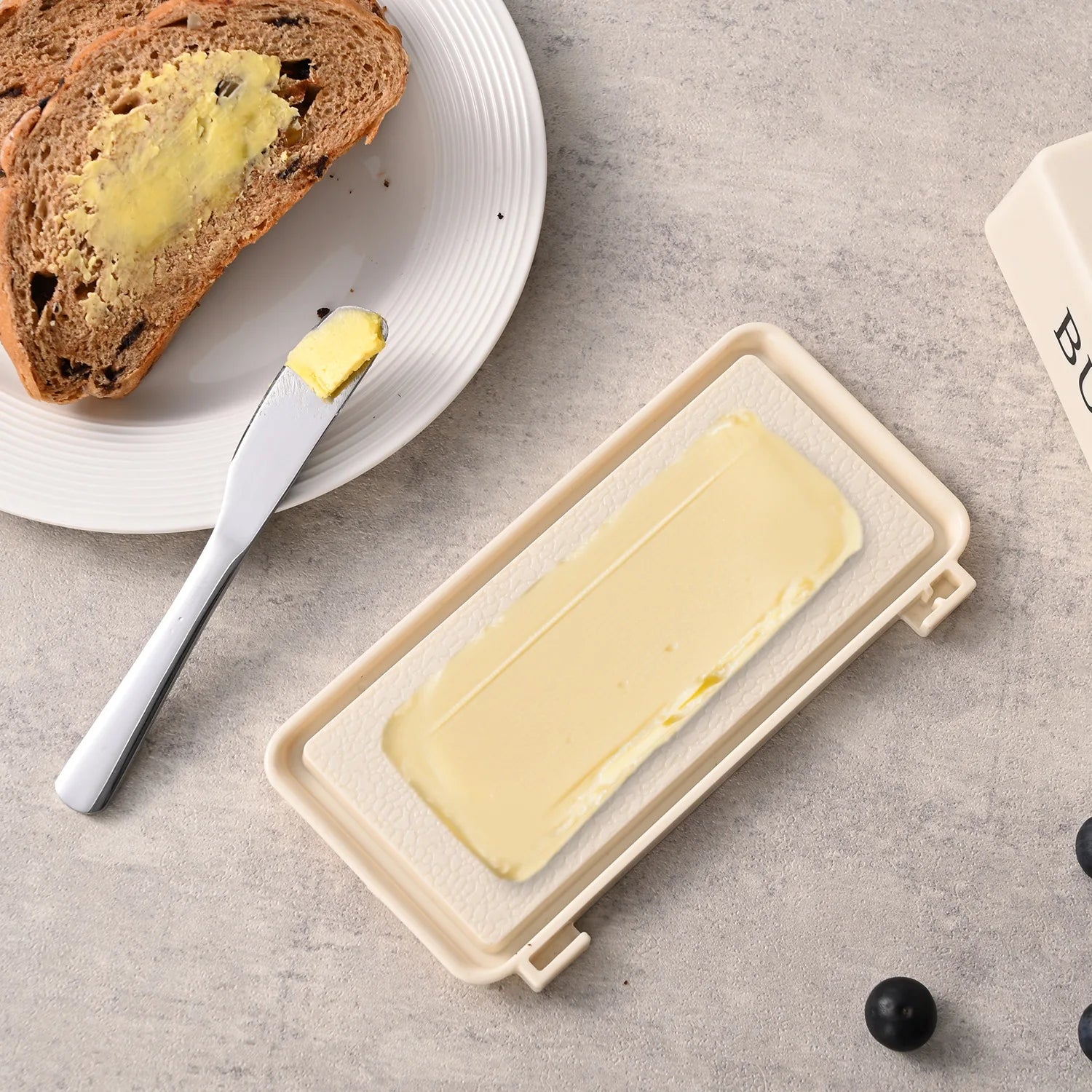 Retro Bistro Sealed Butter Box & Built-In Slicer Knife