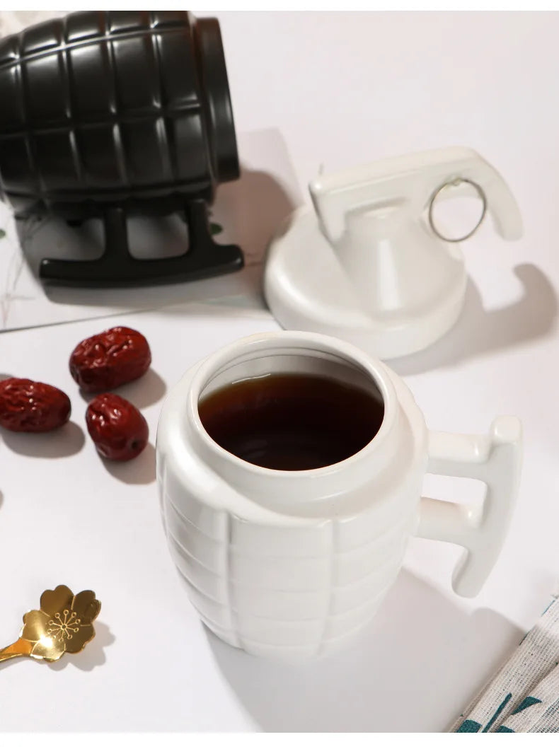 Retro Pop Art Ceramic Grenade Mug with Lid