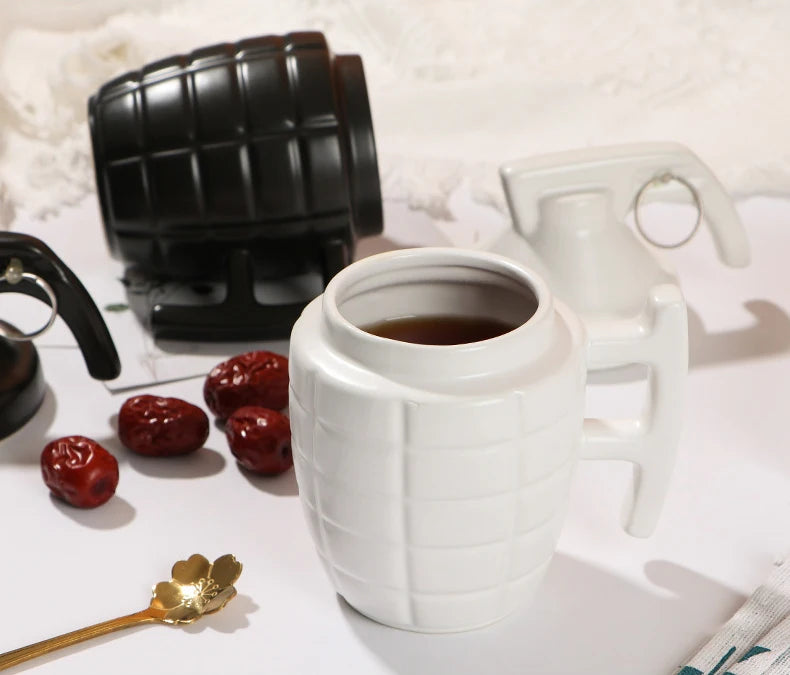 Retro Pop Art Ceramic Grenade Mug with Lid