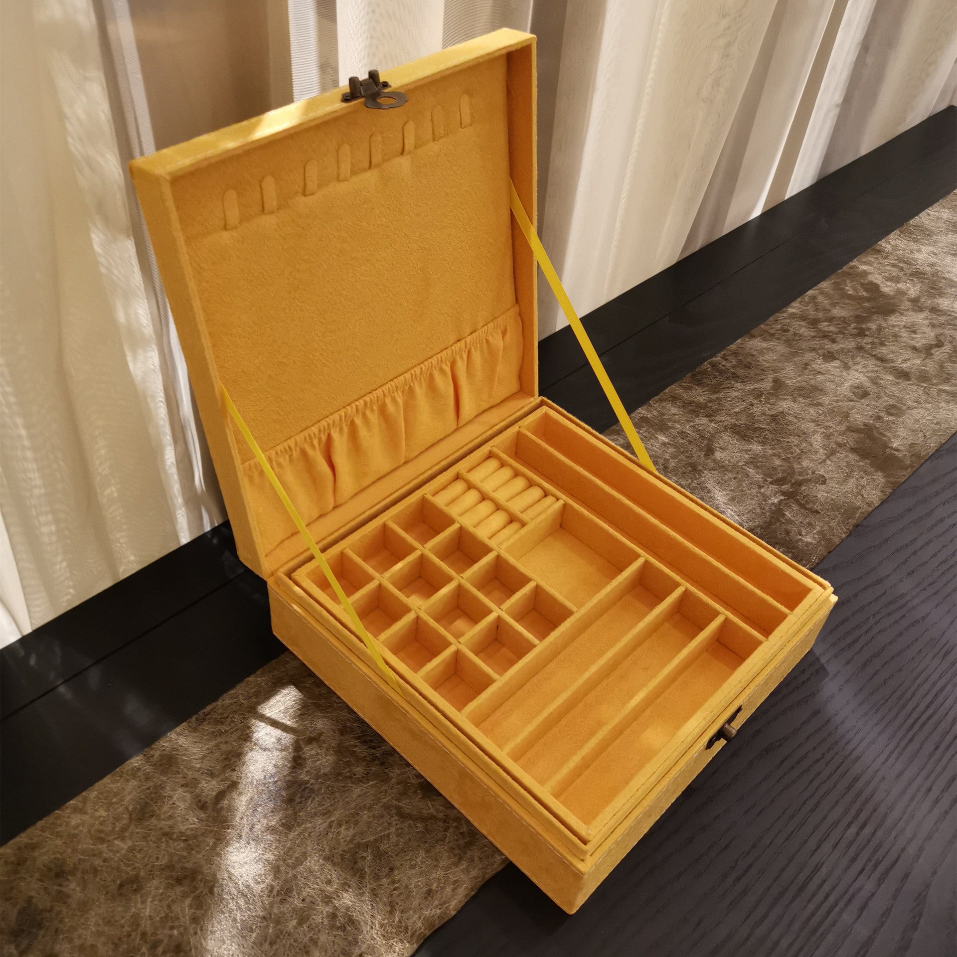 Chinese Style Double Layer Flannel Jewelry Box